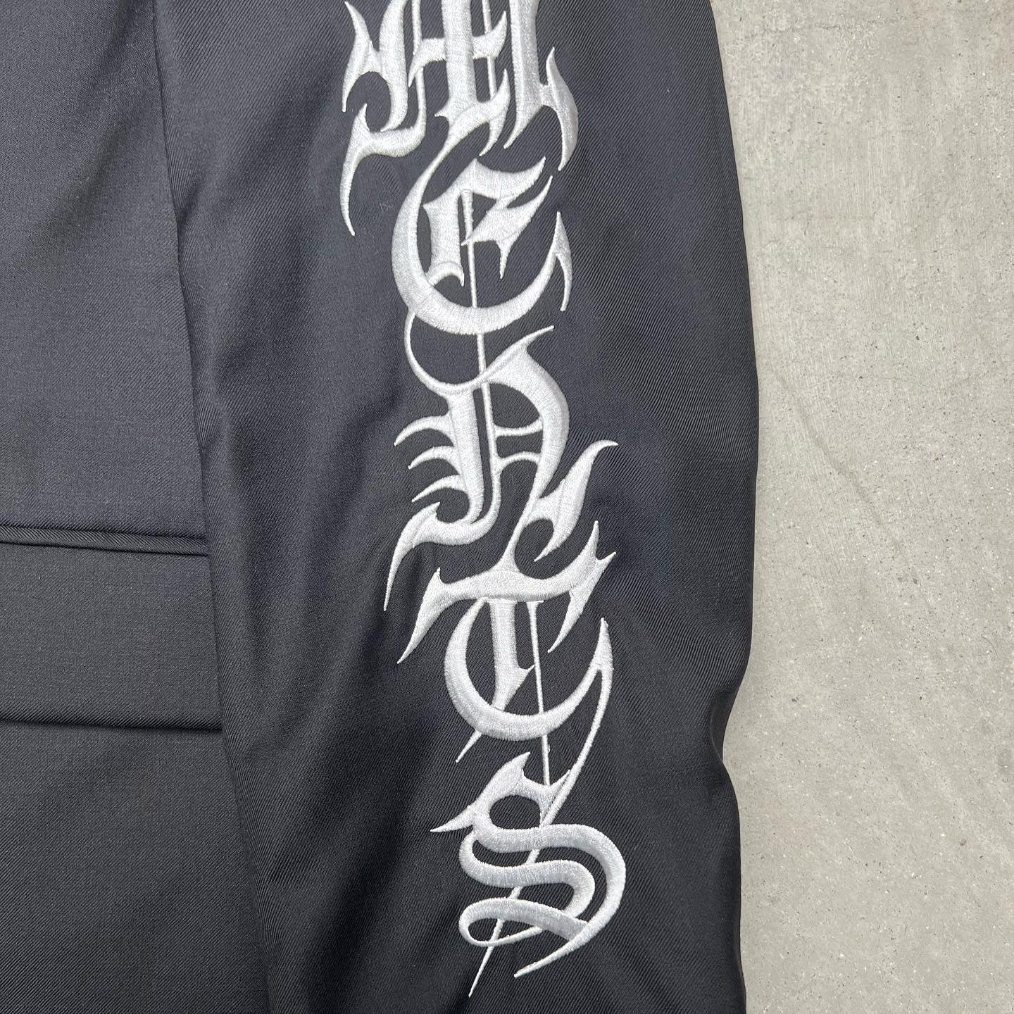 VETEMENTS Gothic Logo Blazer Suit Jacket