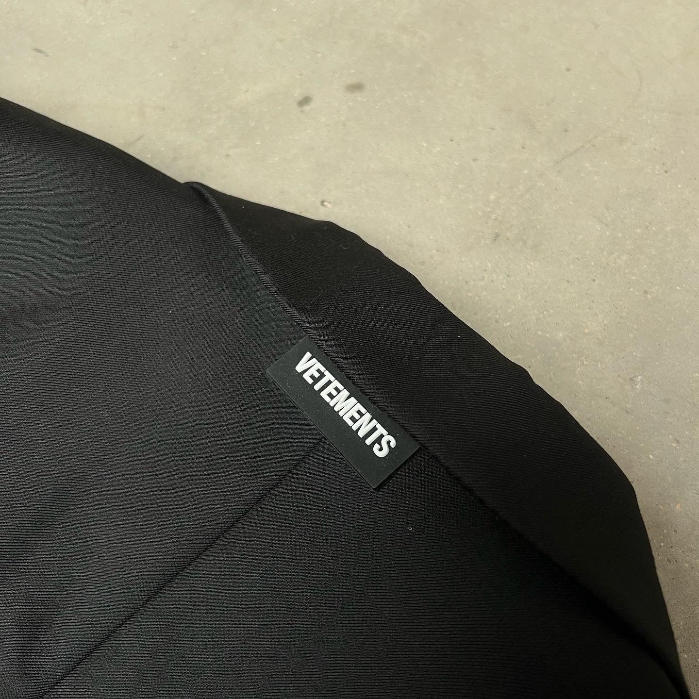 VETEMENTS Gothic Logo Blazer Suit Jacket