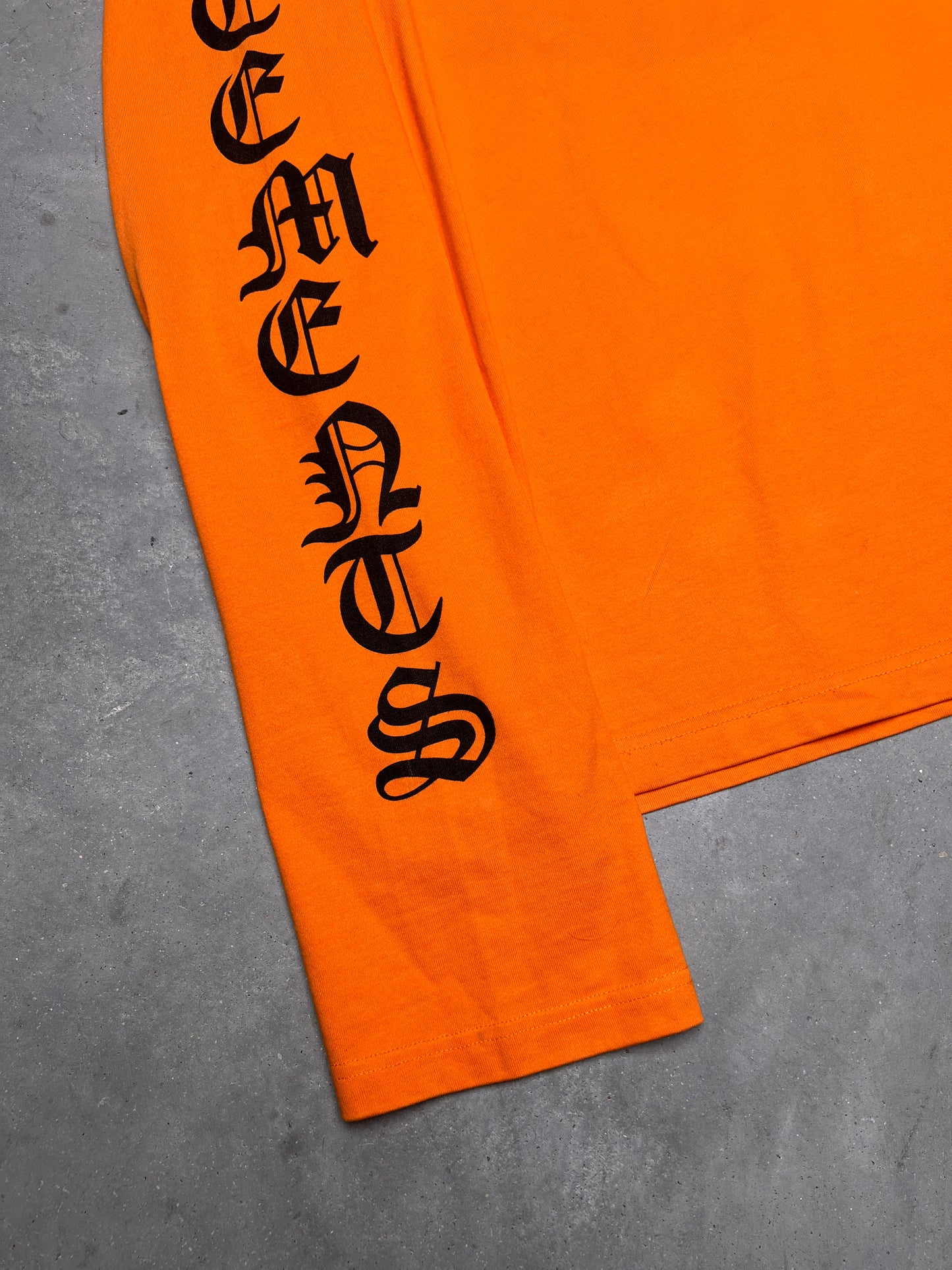 VETEMENTS SS16 Gothic Logo Oversized Longsleeve Tee Orange