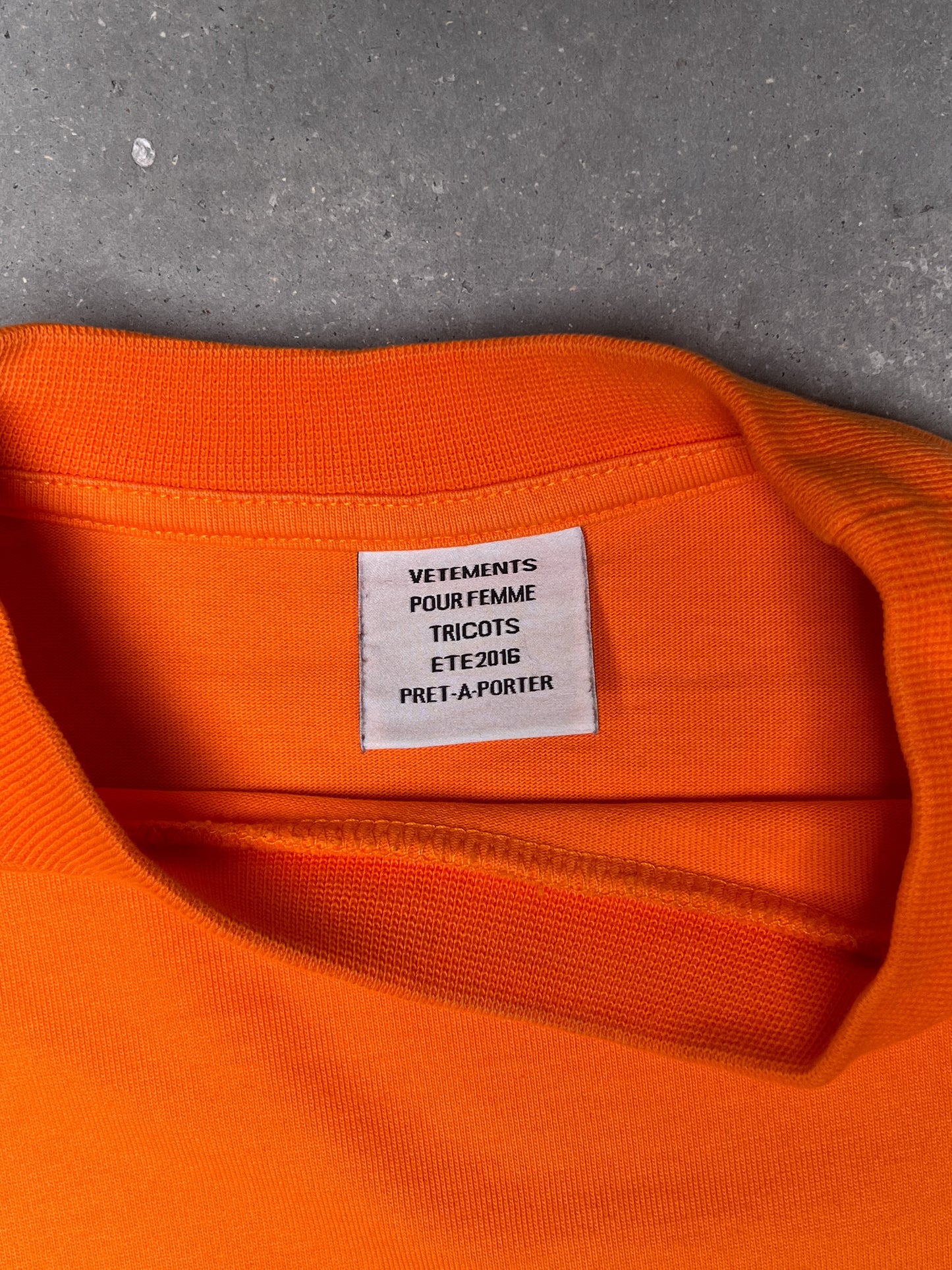 VETEMENTS SS16 Gothic Logo Oversized Longsleeve Tee Orange