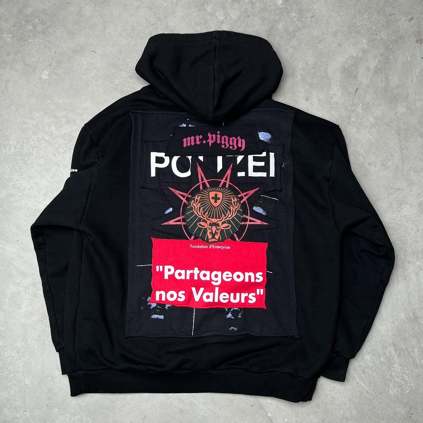 VETEMENTS FW18 Russia Patchwork Hoodie