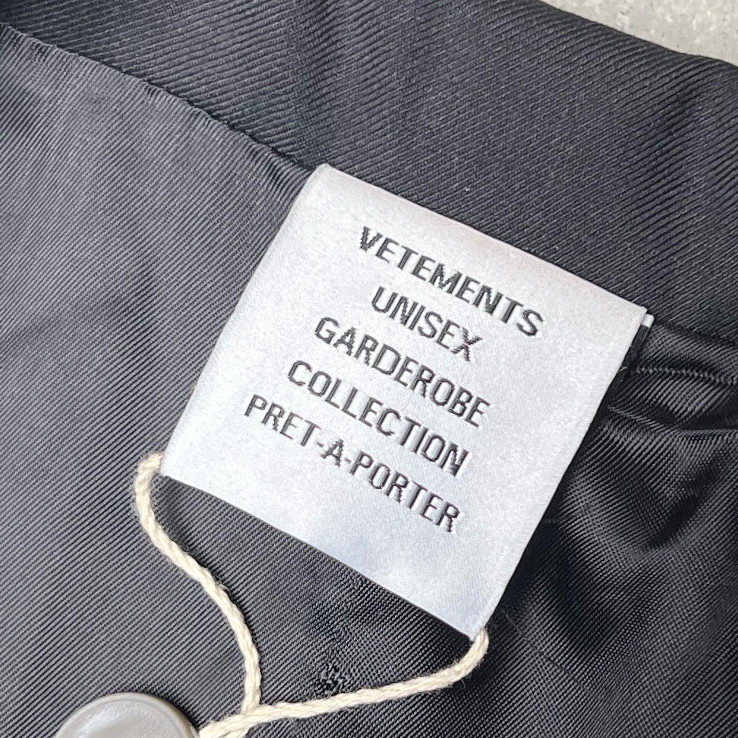 VETEMENTS Gothic Logo Blazer Suit Jacket