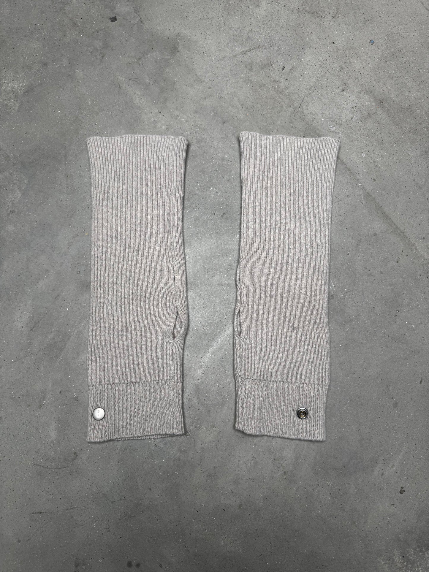 Rick Owens FW22 STROBE Cashmere Arm Warmers Pearl