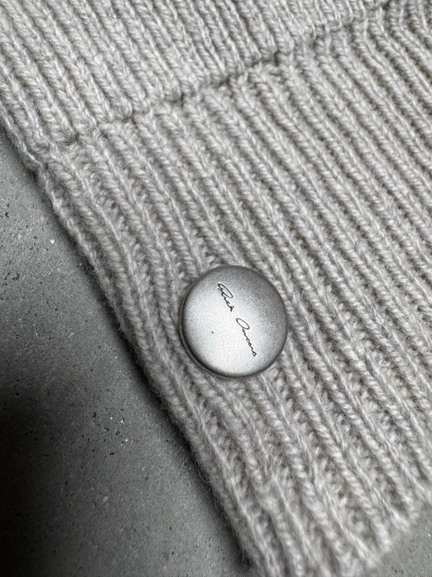 Rick Owens FW22 STROBE Cashmere Arm Warmers Pearl