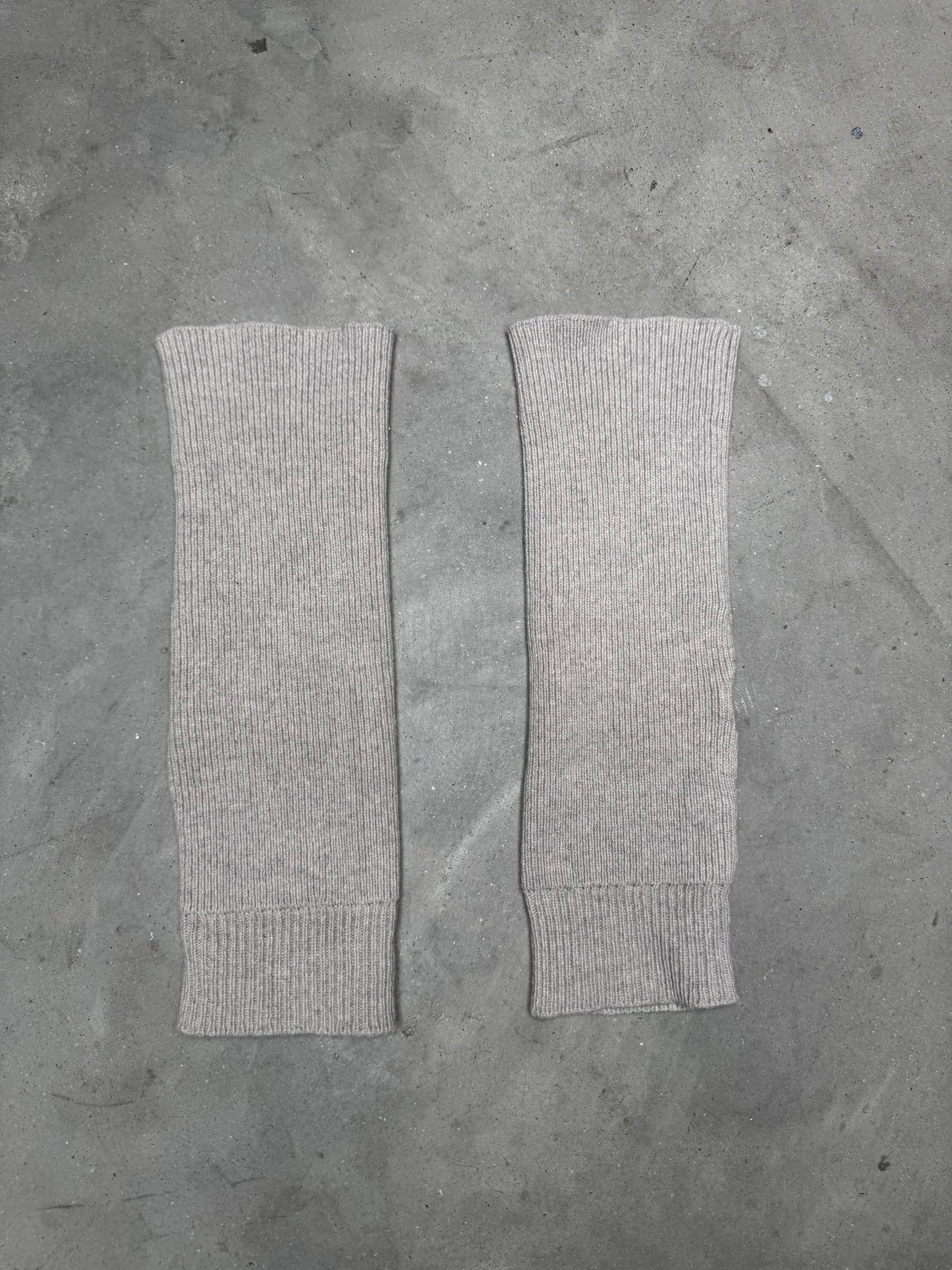 Rick Owens FW22 STROBE Cashmere Arm Warmers Pearl