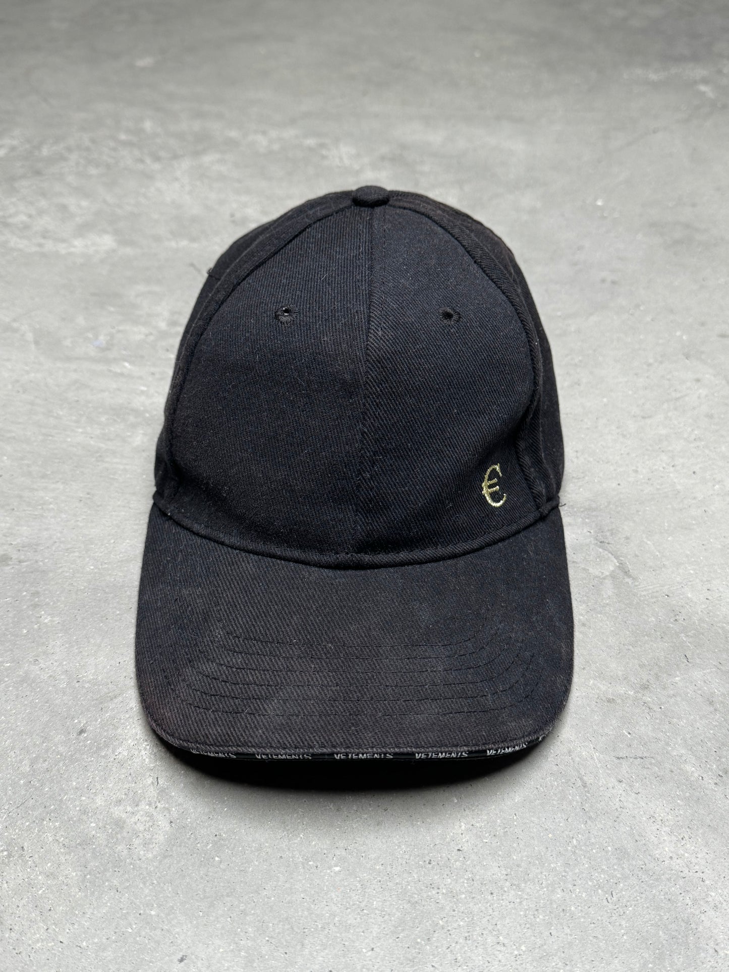 VETEMENTS AW18 Euro Cap