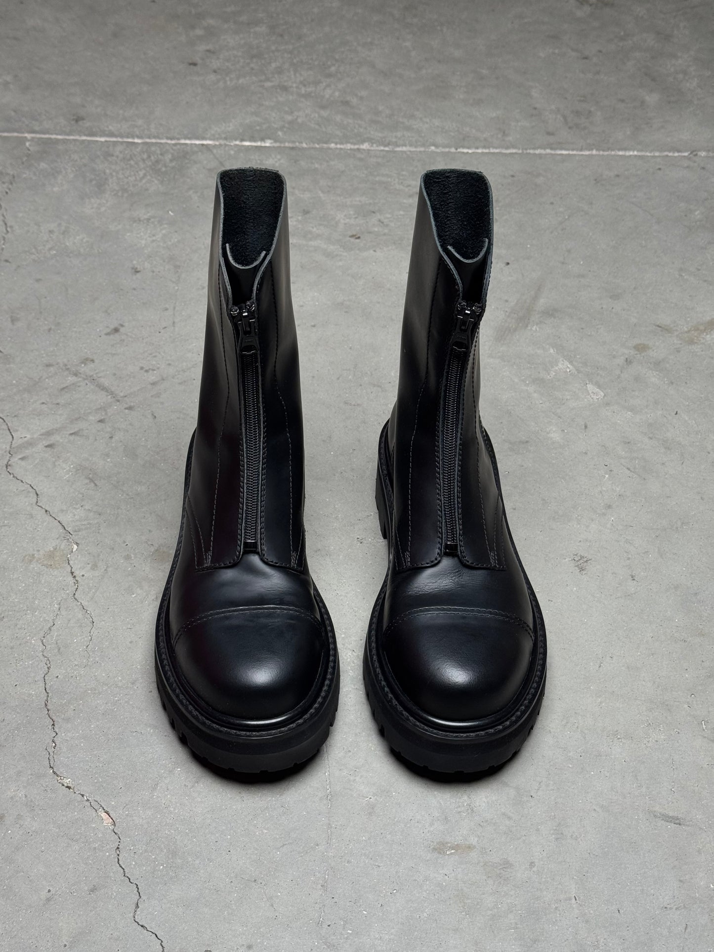 VETEMENTS FALL 2020 Zip-Up Police Combat Leather Boots Black