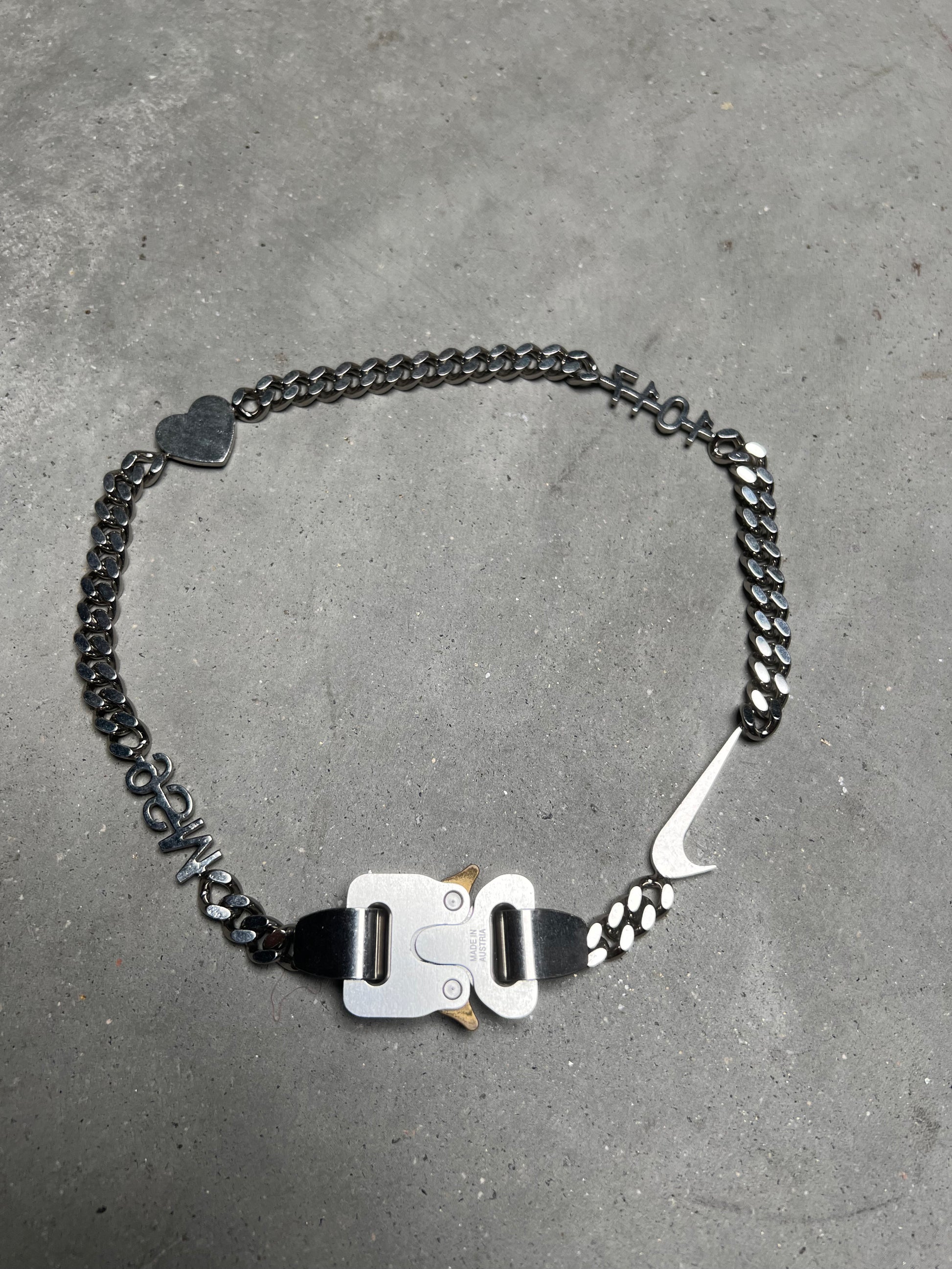 1017 ALYX 9SM x Nike FW19 Hero Swoosh Chain Necklace – ARCHIVE A 1017 ALYX 9SM x Nike FW19 Hero Swoosh Chain Necklace – ARCHIVE A